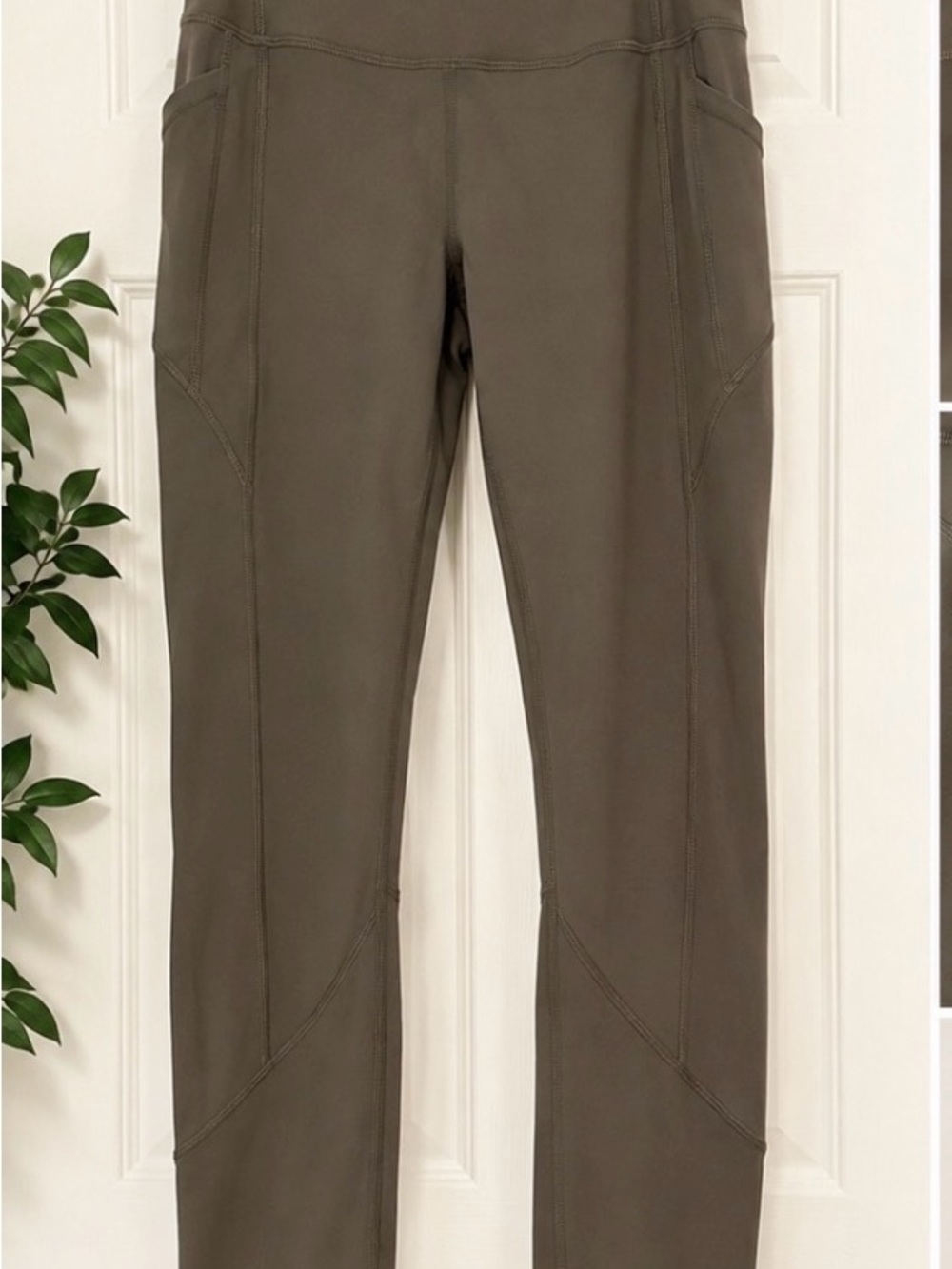 Lululemon High-Rise Cropped Leggings – Women’s Size 6 - Picture 2 of 5